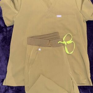 Figs Martini Olive Scrub Top and Pants Set with Pant Zamora waisted pant